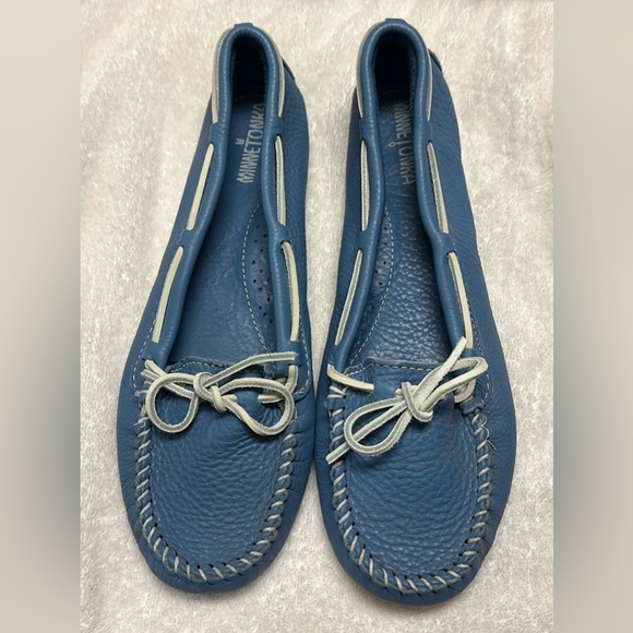 Minnetonka light blue leather moccasins size 11 - Picture 3 of 10